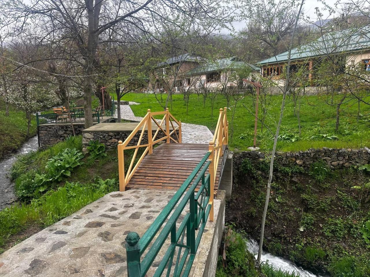 Yukary-Ukhum Hayat Guesthouse Nuratau Mountain מראה חיצוני תמונה