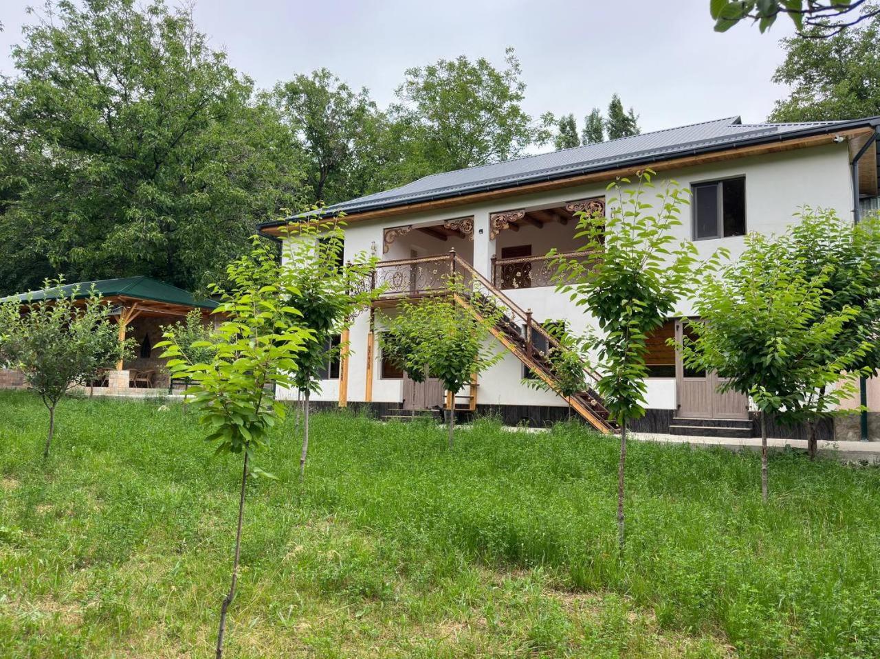 Yukary-Ukhum Hayat Guesthouse Nuratau Mountain מראה חיצוני תמונה