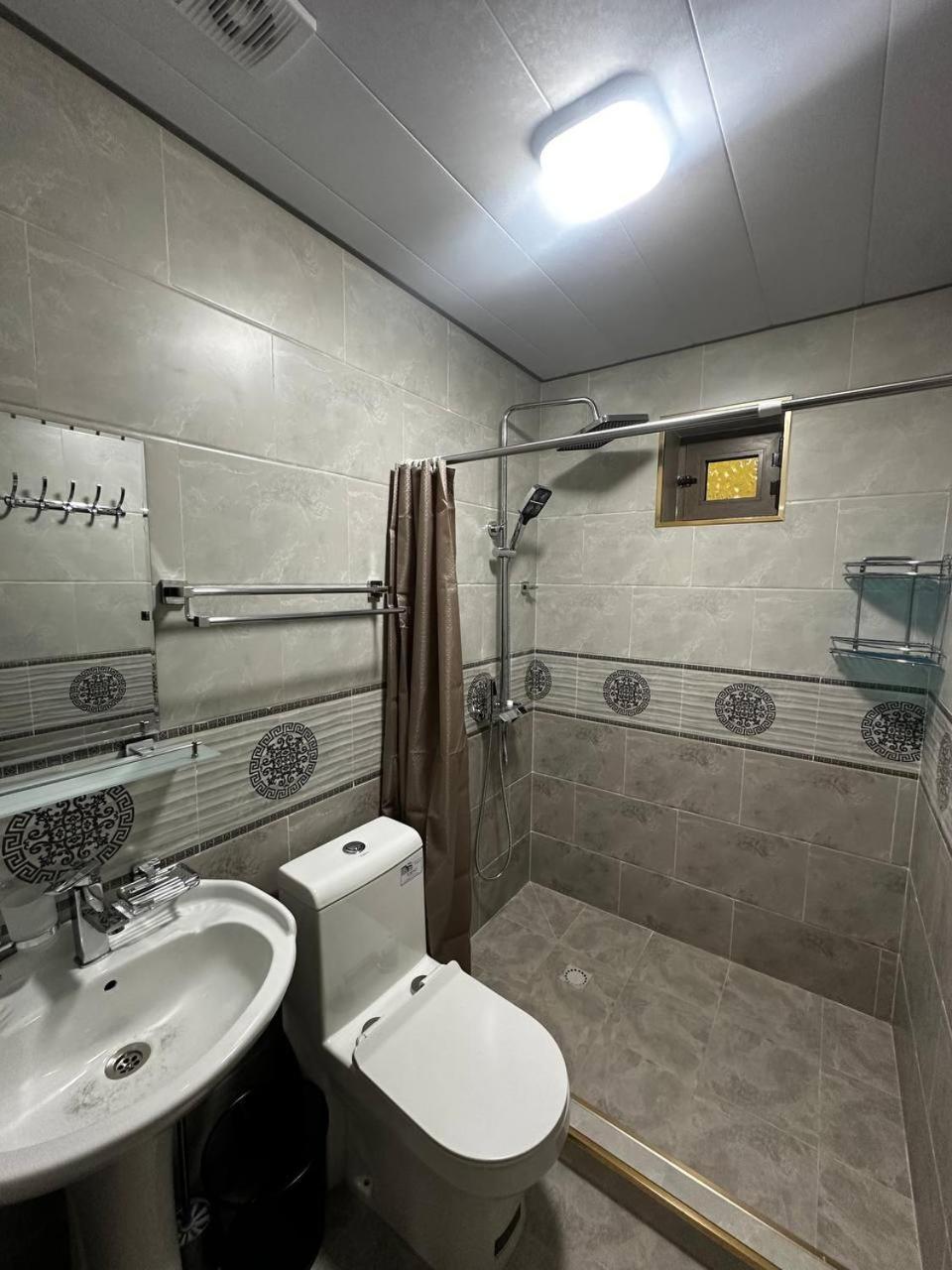 Yukary-Ukhum Hayat Guesthouse Nuratau Mountain מראה חיצוני תמונה